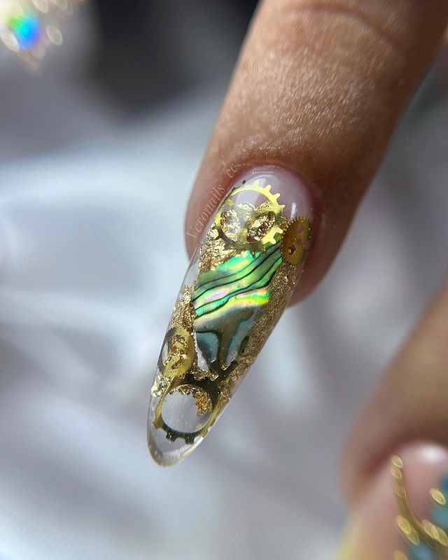 Un toque de creatividad en tus uñas: Diseños únicos para eventos especiales con LEGACY NAILS 4 Imagen de WhatsApp 2023 06 23 a las 16.31.03