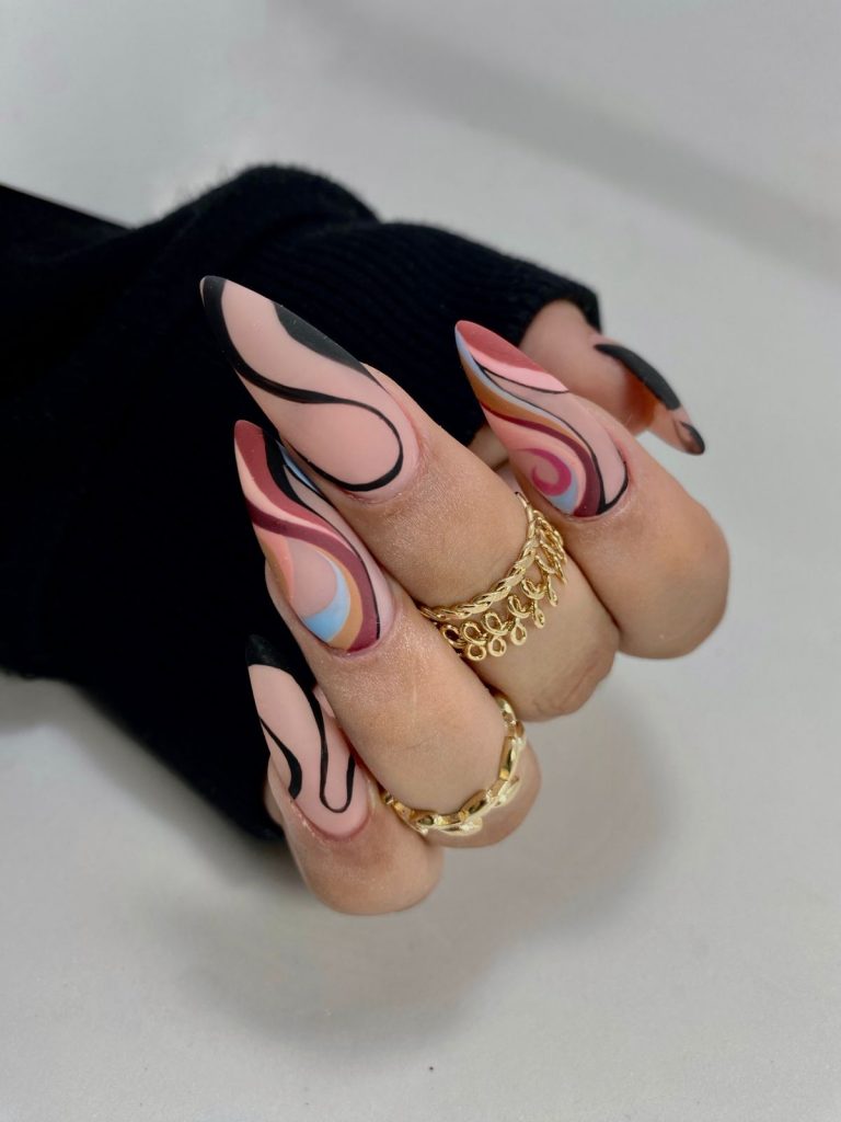 Un toque de creatividad en tus uñas: Diseños únicos para eventos especiales con LEGACY NAILS 7 Imagen de WhatsApp 2023 06 23 a las 16.34.44