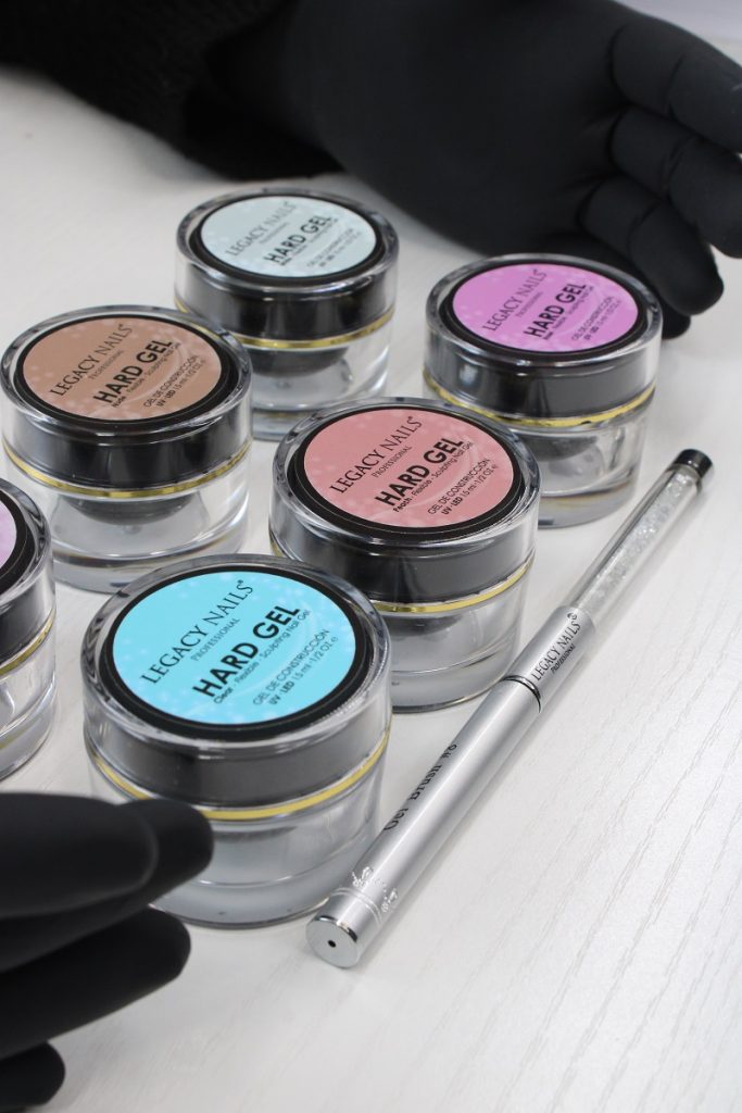 Descubre la Magia del HARD GEL de LEGACY NAILS: Tu Solución Versátil para Uñas Artificiales y Restauración 6 IMG 1659