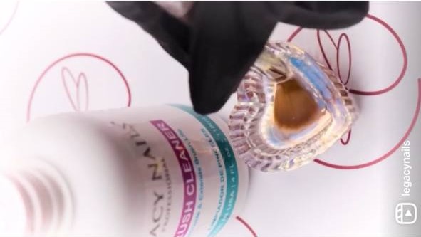 Secrets to Cleaning Your Gel Brushes: Masterful Techniques with LEGACY NAILS 4 photo 2023 02 11 11 01 14 1