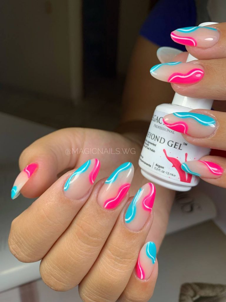Aplicación Perfecta de Esmalte Semipermanente con LEGACY NAILS 9 photo 2023 10 27 16 31 30